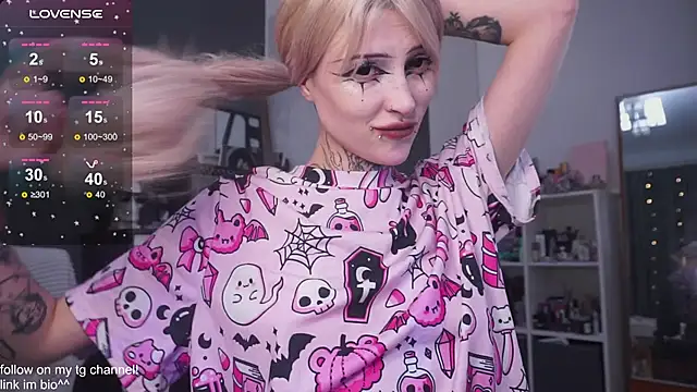 fraulein mooon online show from 09-23-25, 08:12