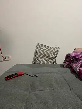 VioletPearson online show from 12-19-25, 01:45