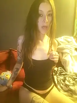 Snapshot of HerMagickTouch chatting on 10-28-25, 05:48 HerMagickTouch online show from 10-28-25, 05:48