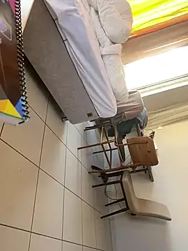 Snapshot of Metmenn7 chatting on 12-20-24, 01:00 Metmenn7 online show from 12-20-24, 01:00