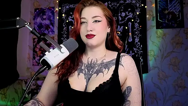 Snapshot of Kimpossible1 chatting on 10-28-25, 05:00 Kimpossible1 online show from 10-28-25, 05:00