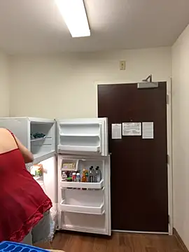 Snapshot of SafeinouterSpace chatting on 09-25-25, 09:13 SafeinouterSpace online show from 09-25-25, 09:13