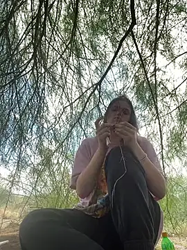 Snapshot of SafeinouterSpace chatting on 09-27-25, 05:40 SafeinouterSpace online show from 09-27-25, 05:40