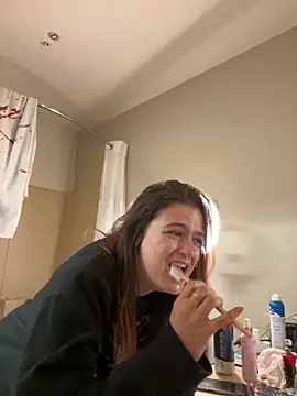 Snapshot of SafeinouterSpace chatting on 10-17-25, 09:39 SafeinouterSpace online show from 10-17-25, 09:39