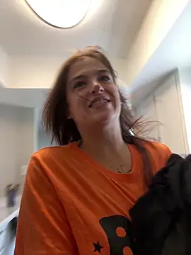 Snapshot of SafeinouterSpace chatting on 10-31-25, 05:58 SafeinouterSpace online show from 10-31-25, 05:58