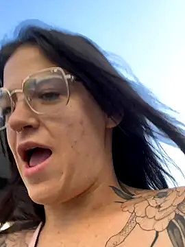 Snapshot of SafeinouterSpace chatting on 11-30-25, 10:25 SafeinouterSpace online show from 11-30-25, 10:25