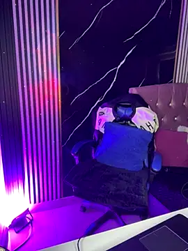 Ady 18 online show from 11-22-25, 07:02