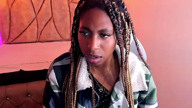 Queen perla  online show from 01-15-25, 07:44