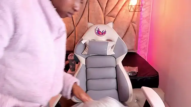 Queen perla  online show from 02-26-25, 12:14