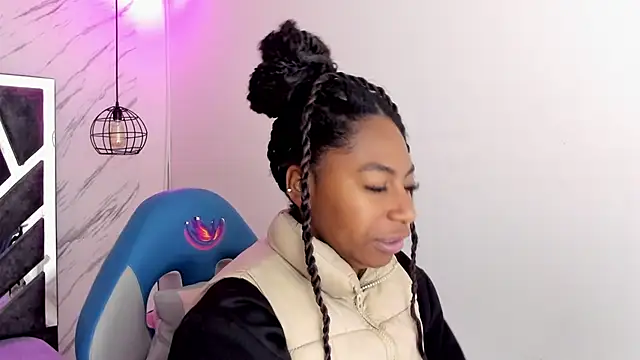 Queen perla  online show from 11-10-25, 12:04