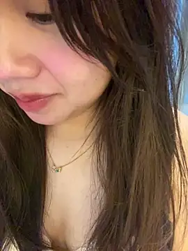 Hotellinh12 online show from 10-30-25, 04:52