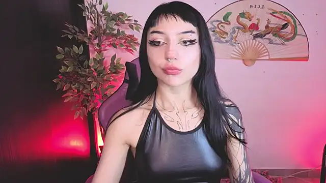 Snapshot of catipetite chatting on 06-24-26, 08:24 catipetite online show from 06-24-26, 08:24
