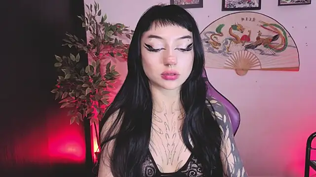 Snapshot of catipetite chatting on 06-24-26, 08:30 catipetite online show from 06-24-26, 08:30