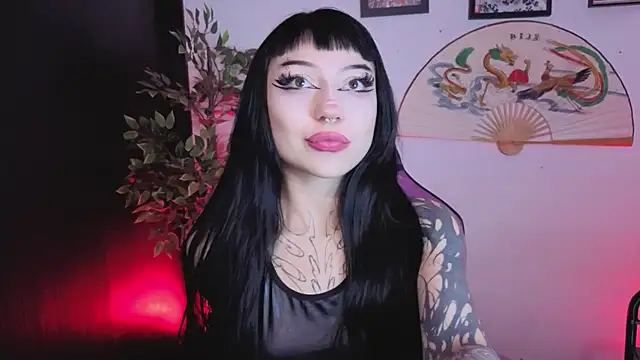 Snapshot of catipetite chatting on 06-27-26, 01:17 catipetite online show from 06-27-26, 01:17