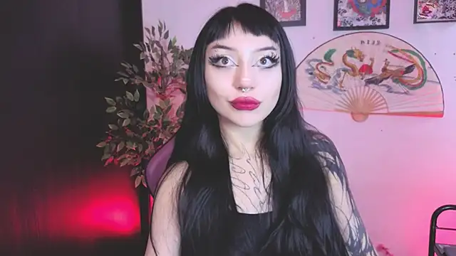 Snapshot of catipetite chatting on 07-28-26, 04:27 catipetite online show from 07-28-26, 04:27