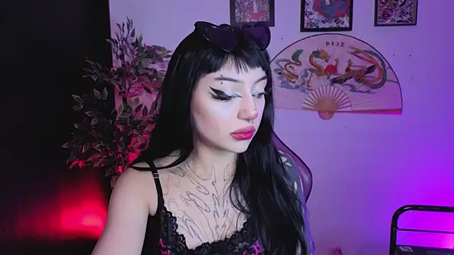 Snapshot of catipetite chatting on 07-31-26, 07:30 catipetite online show from 07-31-26, 07:30