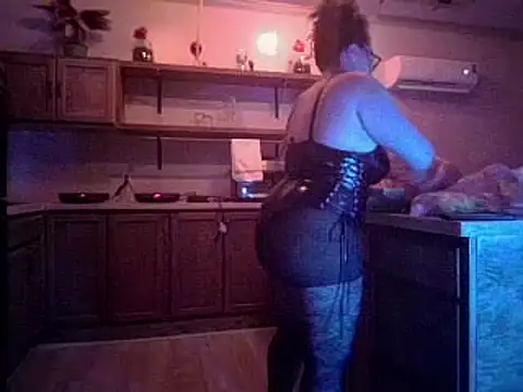 Snapshot of Milfshakecafe chatting on 01-08-25, 02:46 Milfshakecafe online show from 01-08-25, 02:46