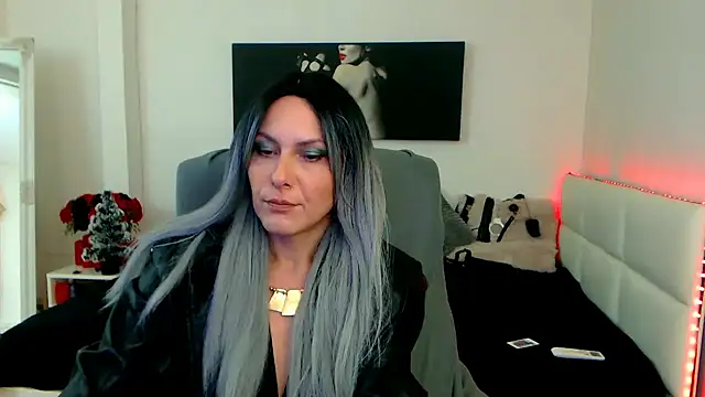 Snapshot of EvelynQueenn chatting on 01-08-25, 05:16 EvelynQueenn online show from 01-08-25, 05:16