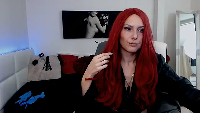 Snapshot of EvelynQueenn chatting on 01-13-25, 06:06 EvelynQueenn online show from 01-13-25, 06:06
