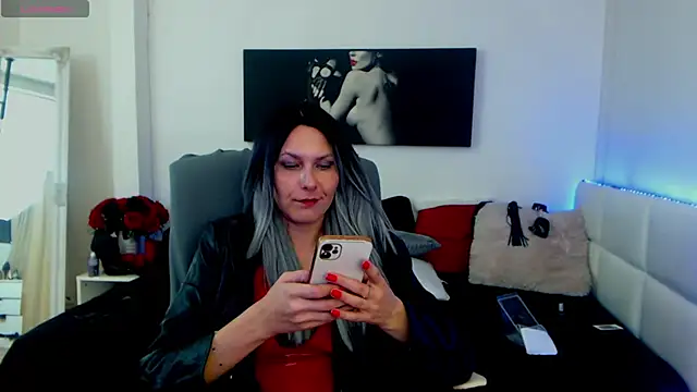 Snapshot of EvelynQueenn chatting on 01-20-25, 12:39 EvelynQueenn online show from 01-20-25, 12:39