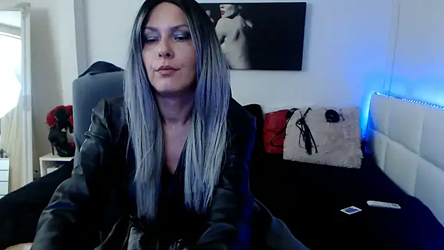 Snapshot of EvelynQueenn chatting on 01-22-25, 05:59 EvelynQueenn online show from 01-22-25, 05:59