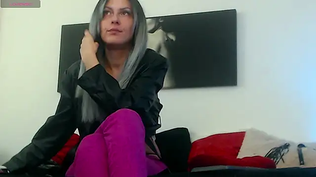 Snapshot of EvelynQueenn chatting on 01-28-25, 10:34 EvelynQueenn online show from 01-28-25, 10:34