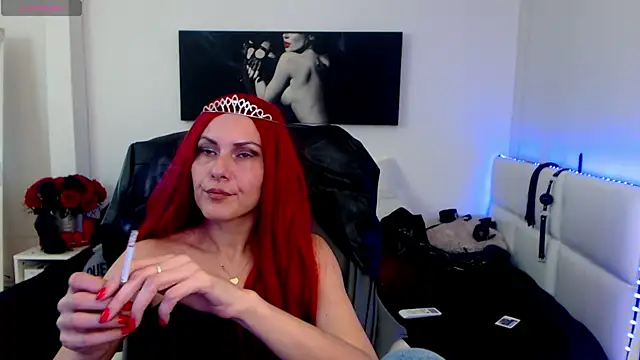 Snapshot of EvelynQueenn chatting on 02-02-25, 09:19 EvelynQueenn online show from 02-02-25, 09:19