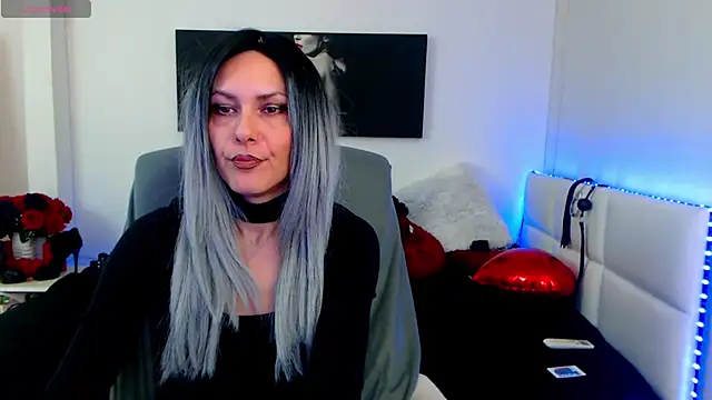 Snapshot of EvelynQueenn chatting on 02-28-25, 06:32 EvelynQueenn online show from 02-28-25, 06:32