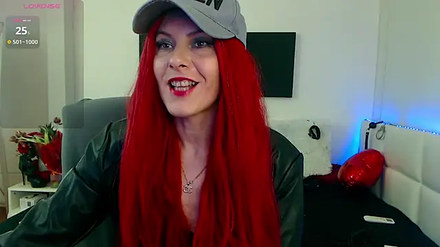 Snapshot of EvelynQueenn chatting on 03-14-25, 04:10 EvelynQueenn online show from 03-14-25, 04:10