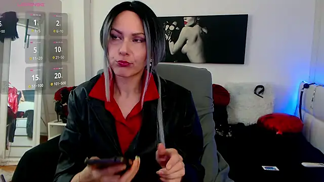 Snapshot of EvelynQueenn chatting on 03-19-25, 04:25 EvelynQueenn online show from 03-19-25, 04:25