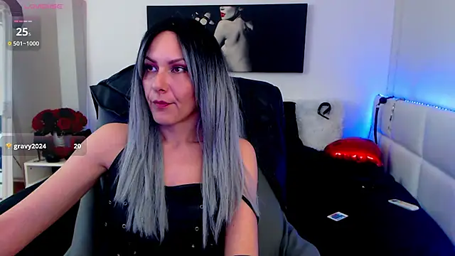 Snapshot of EvelynQueenn chatting on 03-19-25, 10:55 EvelynQueenn online show from 03-19-25, 10:55