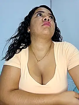 Watagatapitusberry1 online show from 10-25-25, 11:21