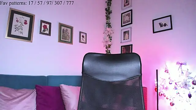 Conlosmichis online show from 12-12-24, 01:32