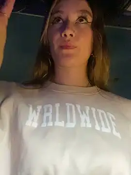 MaryDeniro online show from 03-15-25, 03:51