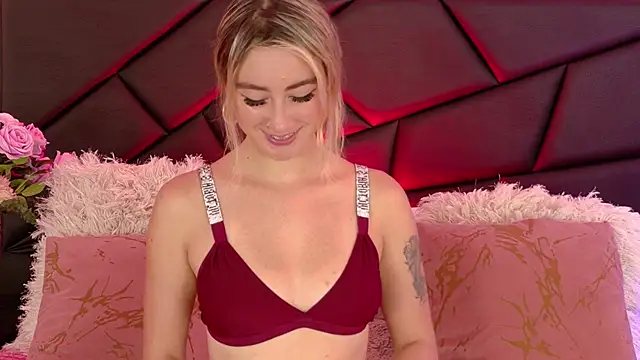 MaryDeniro online show from 12-21-25, 03:08