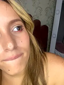 Agnescruzz online show from 10-15-25, 05:24