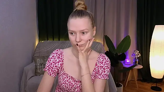 Snapshot of CarolynCohen__ chatting on 03-04-25, 02:17 CarolynCohen online show from 03-04-25, 02:17