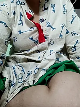 Snapshot of Rosy-B chatting on 05-12-26, 03:09 Rosy-B online show from 05-12-26, 03:09