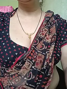 Snapshot of Rosy-B chatting on 05-14-26, 10:22 Rosy-B online show from 05-14-26, 10:22