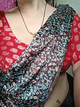 Snapshot of Rosy-B chatting on 05-15-26, 10:50 Rosy-B online show from 05-15-26, 10:50
