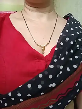 Snapshot of Rosy-B chatting on 05-18-26, 09:26 Rosy-B online show from 05-18-26, 09:26