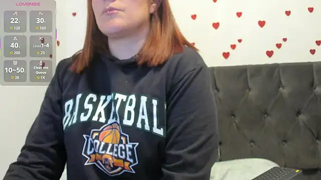 Snapshot of amberr34 chatting on 09-16-25, 02:23 amberr34 online show from 09-16-25, 02:23