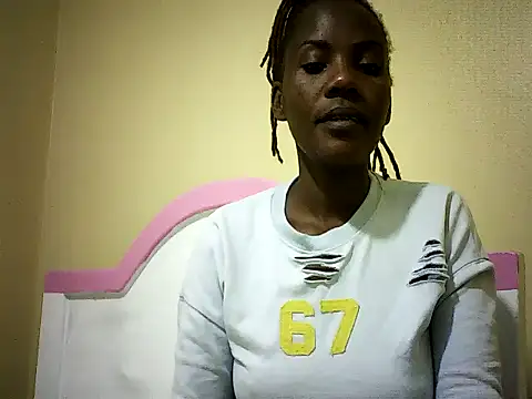 Snapshot of Pierra77 chatting on 09-19-25, 11:11 Pierra77 online show from 09-19-25, 11:11
