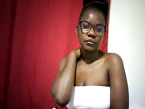 Snapshot of Pierra77 chatting on 05-08-26, 06:08 Pierra77 online show from 05-08-26, 06:08