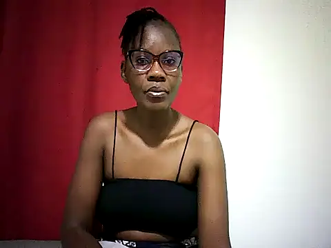 Snapshot of Pierra77 chatting on 06-06-26, 01:27 Pierra77 online show from 06-06-26, 01:27