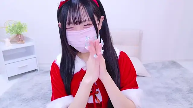 Snapshot of Suzu_ch_xx chatting on 12-24-24, 07:00 Suzu ch xx online show from 12-24-24, 07:00