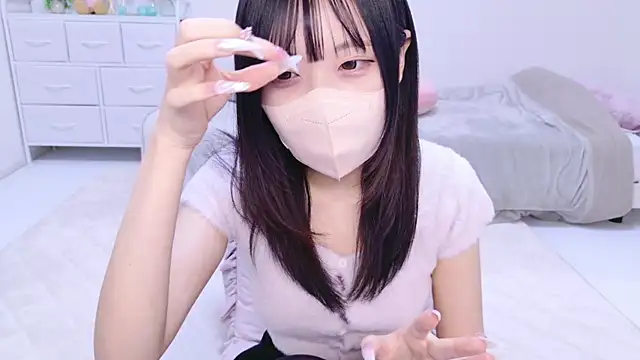 Snapshot of Suzu_ch_xx chatting on 02-11-25, 07:05 Suzu ch xx online show from 02-11-25, 07:05