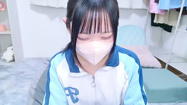 Snapshot of Suzu_ch_xx chatting on 02-16-25, 09:27 Suzu ch xx online show from 02-16-25, 09:27