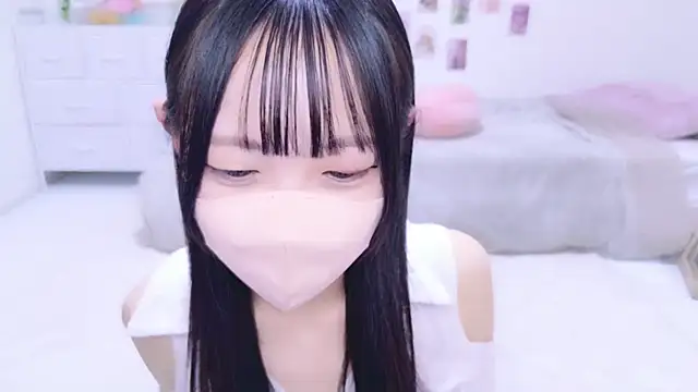 Snapshot of Suzu_ch_xx chatting on 10-05-25, 12:14 Suzu ch xx online show from 10-05-25, 12:14