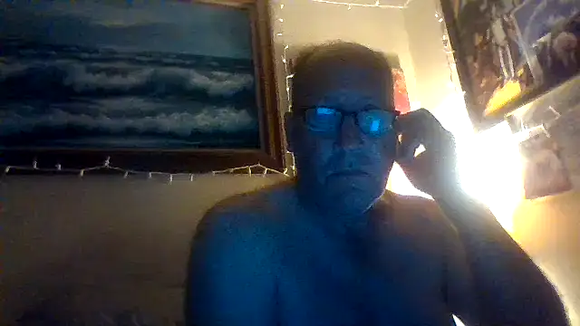 Snapshot of hornyrich69 chatting on 03-10-25, 07:42 hornyrich69 online show from 03-10-25, 07:42